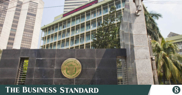 BB serves show-cause notice to 27 banks for credit card overspending