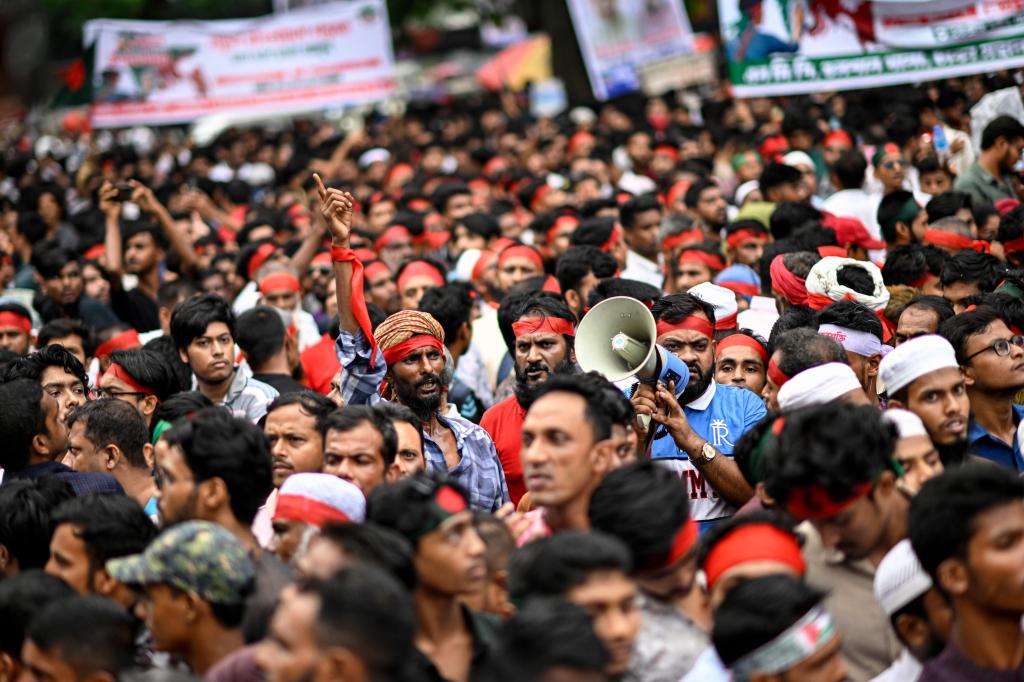 Estudiantes se movilizan en Daca y prometen construir un &ldquo;nuevo Bangladesh&rdquo;