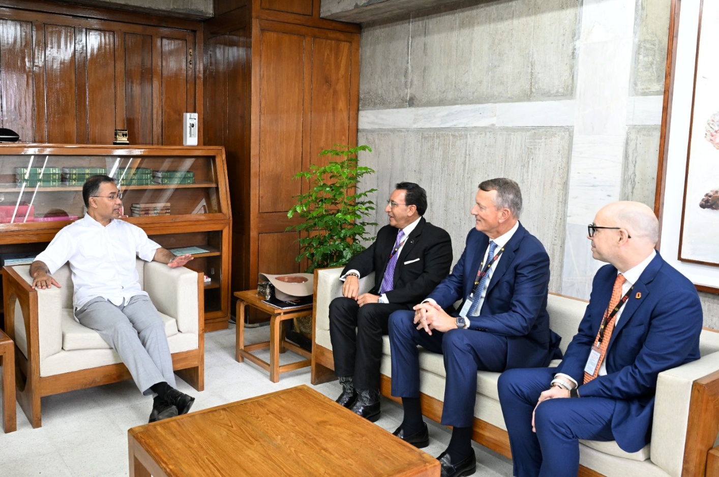 VEON's USD 250 Million Anchor Investment Aims to Attract USD 1 Billion for Bangladesh